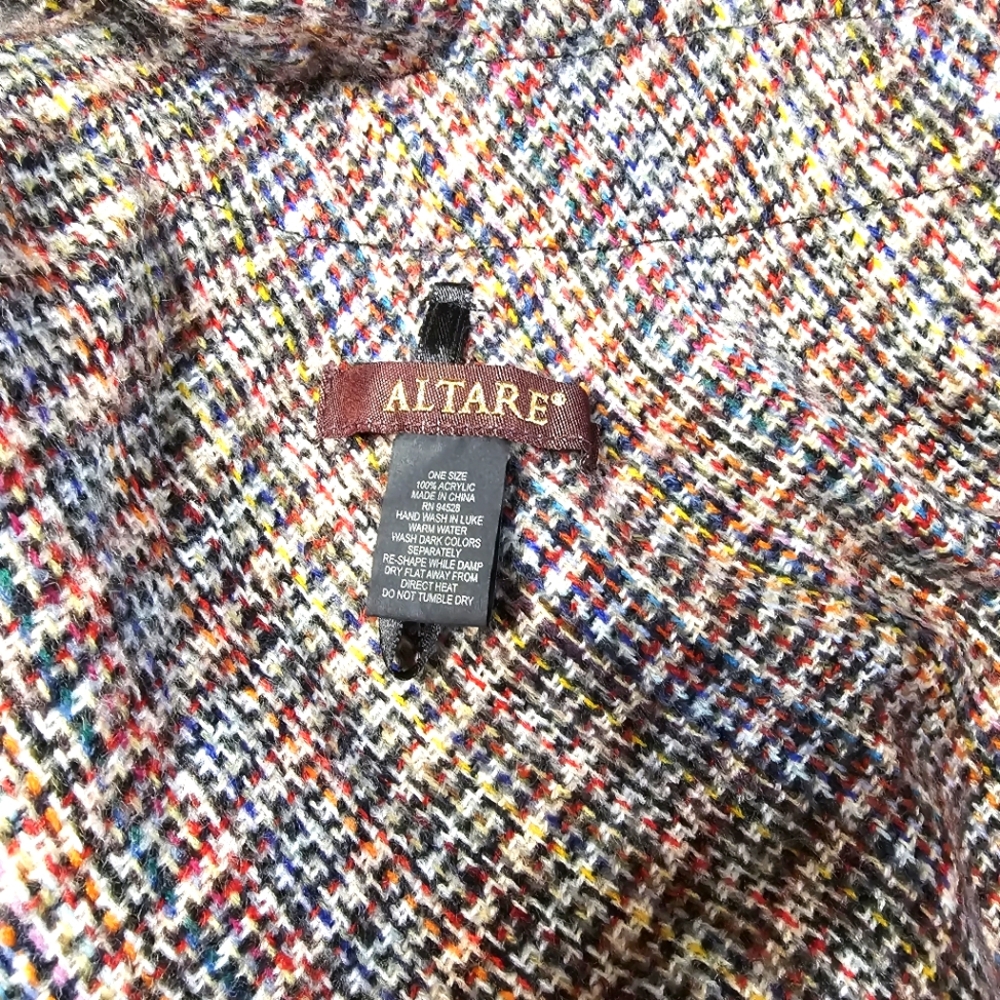 Altare Cape Multi-Colored‎ Plaid OS - Picture 4 of 4